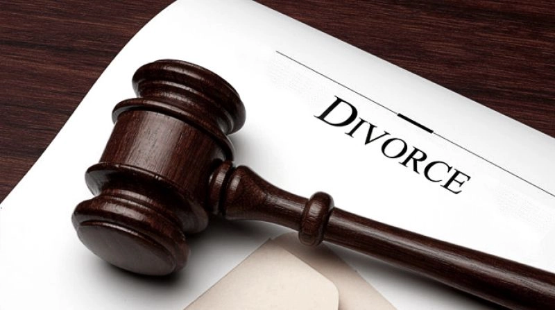 DIVORCE ET INDEMNIT&Eacute;S DE LICENCIEMENT